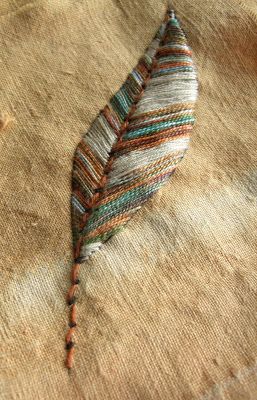 Embroidered Feathers, Feather Quilt, Feather Embroidery, Needlework Embroidery, Feather Art, Creation Couture, Crewel Embroidery, Art Textile, Embroidery Inspiration