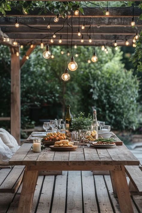 "Add character to your outdoor space with a Rustic Dining Area! 🍽️🌾 A great way to blend nature and comfort in your garden. 🌿✨ #RusticCharm #OutdoorDiningInspiration #GardenStyling" Cottage Garden Dining Area, Dreamy Farmhouse, Outside Dining Area, Backyard Dining Area, Outdoor Eating Spaces, Eco Friendly Living Room, Backyard Hosting, Maine Cabin, Front Porch Plants