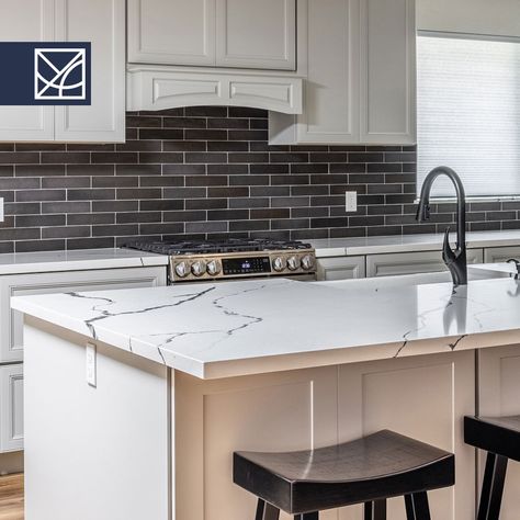 Nordic Storm Quartz, White With Black Vein Quartz, White Quartz Black Vein, White Counter With Black Veins, White Countertop With Black Veins, White Quartz With Black Veins, White Quartz With Black Veining, Quartz With Black Veins, Quartz Island Countertop