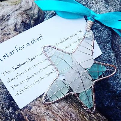 Intelligiblei - ⭐The perfect sea glass gift for an ocean... Ocean Christmas, Sea Glass Christmas, Sea Glass Gifts, Beach House Gift, Glass Christmas Decorations, Glass Decoration, Beach Lover Gifts, Handcrafted Decor, Glass Stars