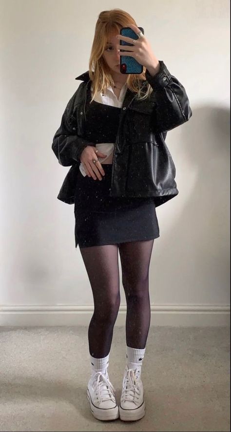 Black Skirt With Tights, Converse Platform Outfit, Skirt With Stockings, Skirt Sneakers, Platform Outfit, Converse Fits, Converse Fashion, Trainers Outfit, Birkenstock Outfit