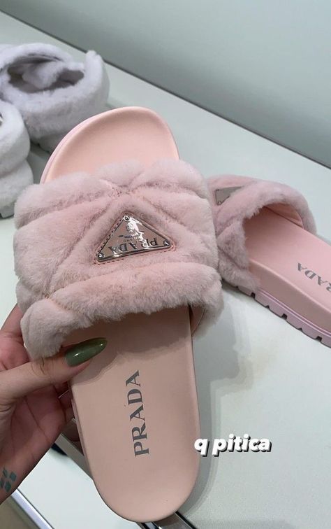 Prada 2022, 2022 Shoes, Fluffy Shoes, Pretty Sandals, Pretty Shoes Sneakers, Shoes Outfit Fashion, Shoes Ideas, Beauty Tricks, The Royals