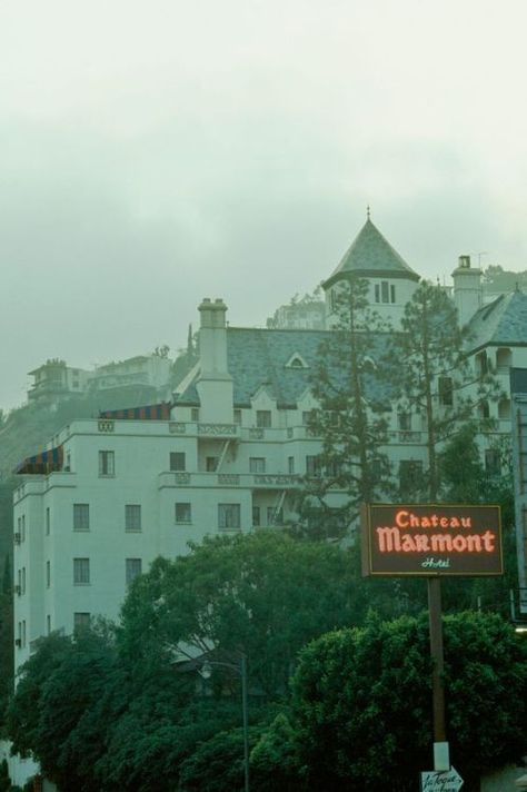 Photo Los Angeles Aesthetic, Hollywood Forever Cemetery, Chateau Marmont, Laurel Canyon, Hollywood Boulevard, Vintage Los Angeles, City Of Angels, California Dreamin', Haunted Places