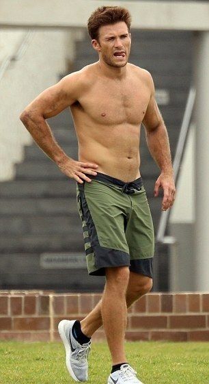 Scott Eastwood Hands On Hips Pose Male, Man With Hands On Hips, Scot Eastwood, Hands On Hips Reference, Hand On Hip Reference, Clint And Scott Eastwood, Shirtless Actors, Hand On Hip, Standing Pose