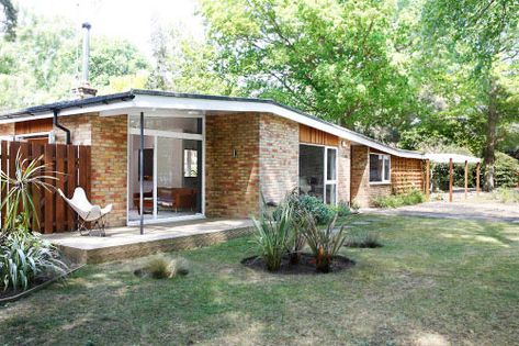 60s House, Mid Century Modern Exterior, 1960s House, Mid Century Exterior, Breeze Blocks, Mid Century Ranch, Modernist House, Mcm House, Modern Bungalow House