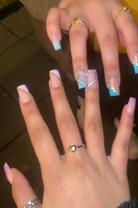 Short Matching Nails, Matching Nails Summer, Matching Nail Inspo For Best Friends, Summer Matching Nails, Matching Heart Nails, Bestie Nails Ideas Matching, Matching Summer Nails, Bestie Nails Ideas, Matching Nails With Bff