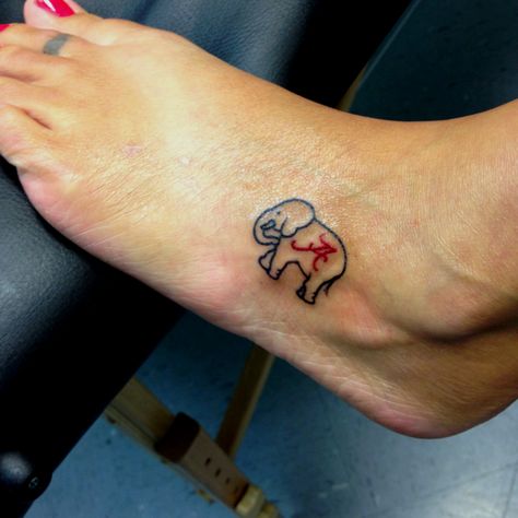 This is super cute, but would definitely get it with the trunk up! Alabama Elephant Tattoo, Alabama Tattoos Roll Tide, Alabama Tattoos For Women, Roll Tide Tattoos, Alabama Tattoo Ideas, Traveling Tattoos, Alabama Tattoos, Alabama Nails, Tattoo Elephant