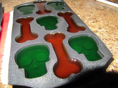 Jello Brains Halloween, Jello Silicone Mold Recipe, Easy Jello Mold Recipes, How To Make Jello In Silicone Molds, Halloween Jello Molds, Skull Jello Mold Recipes, Jello Gigglers Recipes, Jello Molds Recipes, How To Make Jello Jigglers