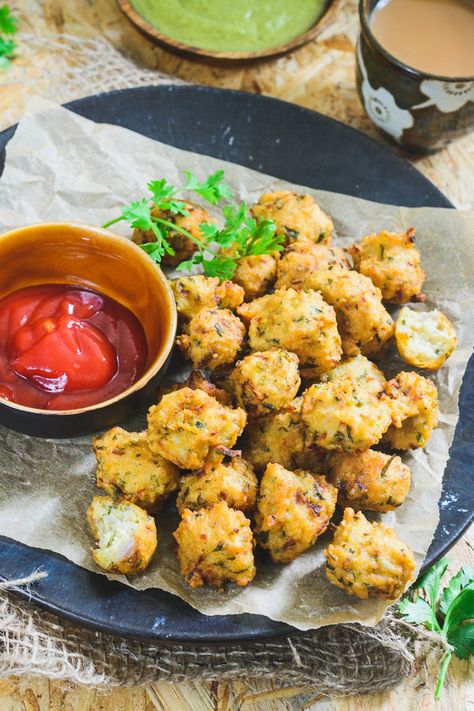 Chawal Ke Pakode is a wonderful teatime snack, best enjoyed with warm tea on a cold wintry day. Here is how to make these. Pakode With Tea, Pakode Recipe, Indian Vegetable Recipes, Savoury Snacks, Cooked Rice, Chaat Masala, Tea Time Snacks, Chickpea Flour, Indian Street Food