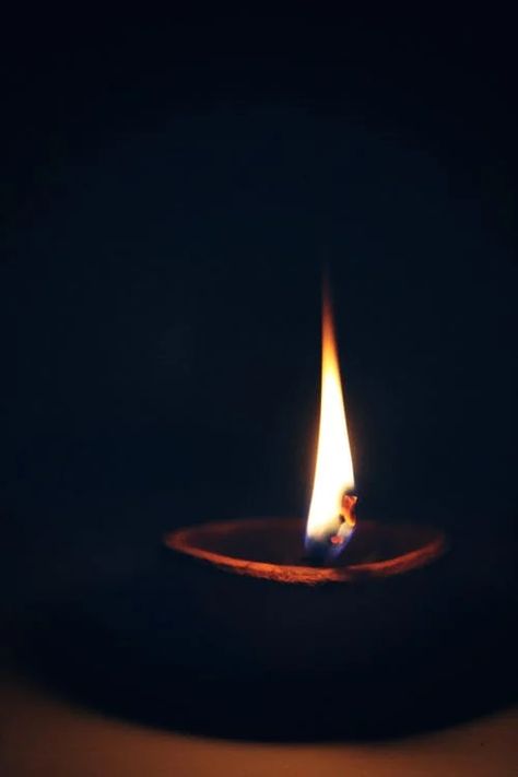 10,000+ Best Candle Photos · 100% Free Download · Pexels Stock Photos Vilakku Photography, Candle Photography Dark, Rainy Wallpaper, Diwali Photography, Candles Photography, Candle Glow, Fire Element, Karbala Photography, Focus Photography