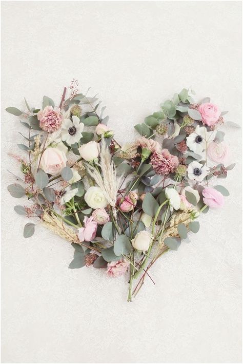 Pinterest + Instagram: @candiceocheung Gubahan Bunga, Deco Floral, Mystic Messenger, Arte Floral, Beautiful Blooms, Flower Heart, Flower Child, Ikebana, The Shape