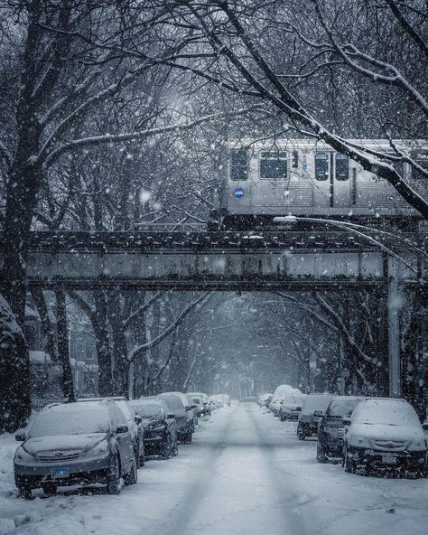 Chicago Snow, New York Christmas Aesthetic, Chicago Aesthetic, Chicago Winter, Snow Pictures, Christmas In The City, Chicago Photos, Chicago Photography, Chicago City