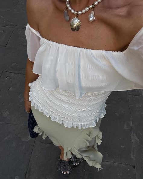 Tuscan nights 🌙🍝🧚🏼‍♀️✨ Summer outfit, summer inspo, summer fashion, european summer, outfit inspo, outfit ideas Tuscan Summer, Under The Tuscan Sun, Summer Inspo, Inspo Outfit, European Summer, Outfit Summer, Summer Outfit, Outfit Ideas, Summer Outfits