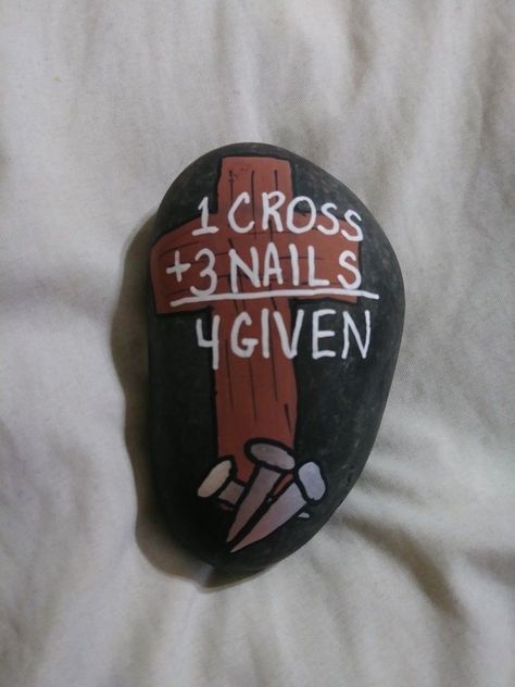 Creative Gifts For Him, Molduras Vintage, Inspirational Rocks, Christian Rock, Christian Crafts, Tv Radio, Painted Rocks Diy, Church Crafts, Rock Painting Ideas Easy