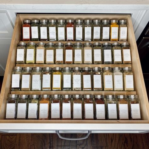 Simple DIY Spice Drawer Organization Project - Keto Karma Spice Drawer Organization, Build A Spice Rack, Drawer Spice Rack, Spice Rack Organization, Spice Tray, Diy Drawer Organizer, Diy Spice Rack, Spice Organization Drawer, Wood Spice Rack