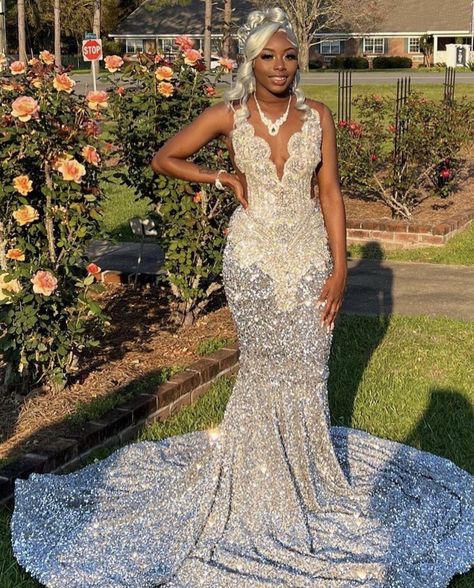 White And Silver Prom Dress, Silver Prom Dresses Black Women, Silver Dress Prom, Silver Dress Long, Silver Glittery Dress, Silver Mermaid Prom Dress, Prom Dresses Silver, Silver Prom Dresses, Diamond Prom Dresses