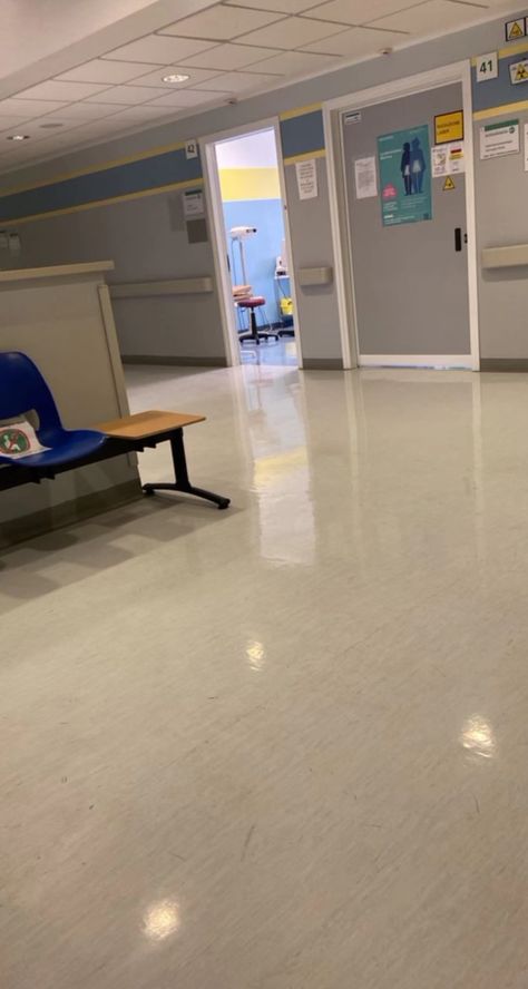 Emergency Room Pictures, Hospital Room Snapchat Stories, Hospital Waiting Room, Hospital Admit Hand Pics, Emergency Hospital, Hospital Photography, Nurse Inspiration, Hospital Pictures, Aesthetic Beige