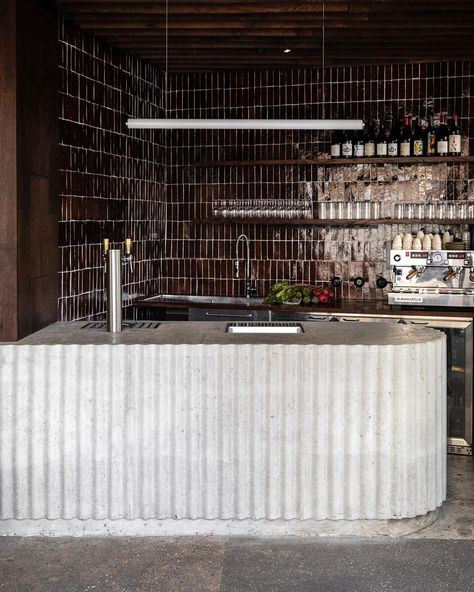 Fluted Concrete, Food Court Design, Concrete Bar, Winery Tasting Room, Coffee Room, Bar Interior Design, Luxury Bar, Coffee Places, Cafe House