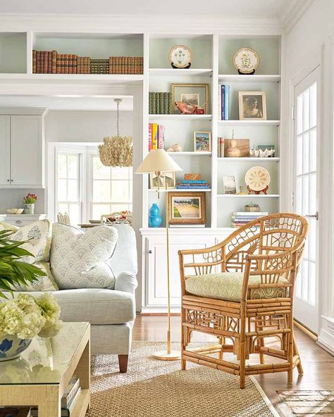 Grandmillennial Style—What Is It and How Do We Get It? - Cottage Journal Easy Bookshelf, Bookshelf Plans, Grand Millennial, Cottage Living Rooms, Coastal Living Rooms, Southern Homes, Southern Home, Design Del Prodotto, Cottage Living