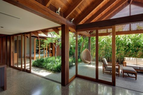 Atrium Garden, Courtyard Design, Tropical House, Courtyard House, घर की सजावट, Tropical Houses, Courtyard Garden, House Goals, Dream Home Design