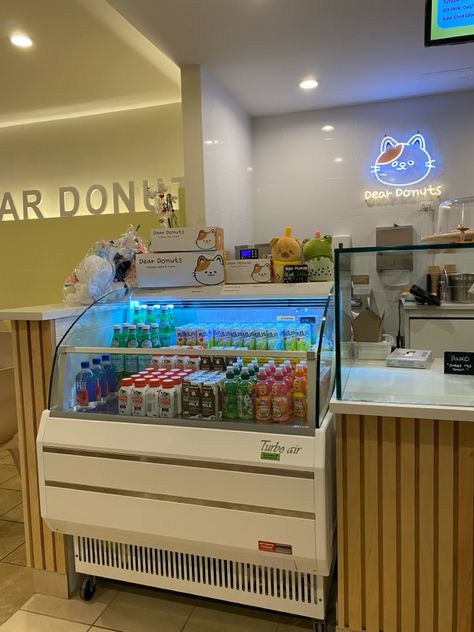 #cafe #boba #aesthetic #donutshop #cute #cutecafe #bobashop #downtown #koreancafe Boba Store Design, Boba Shop Interior, Homeschool Vibes, Boba Shop Aesthetic, Boba Store, Japan Town, Boba Aesthetic, Café Aesthetic, Boba Shop