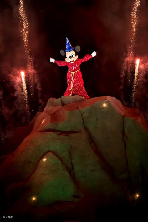 Fantasmic Disney World: How to Get Great Seats Fantasmic Disney World, Disney World Aesthetic, Disney Hollywood Studios, Disney Rides, Disney World Florida, Hollywood Studios Disney, Disney Aesthetic, Disney Theme Parks, Disney Kids