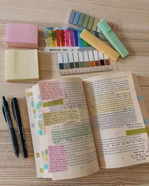 Cups And Thoughts, Book Annotation Ideas, Book Annotation Tips, Book Annotating, Annotating Books, Annotated Books, Book Annotations, Reading Motivation, Romanticizing School