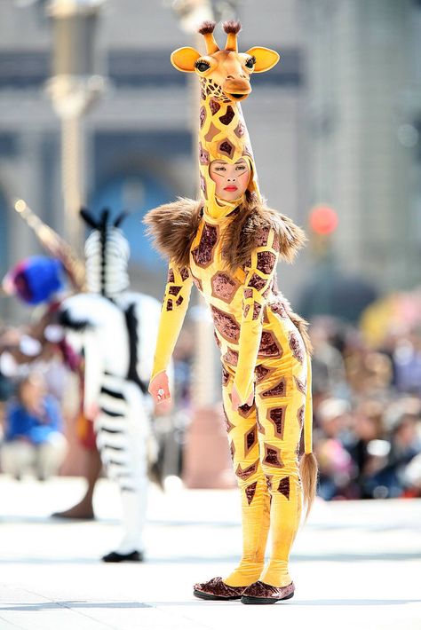 11283_9e6cab99e3 GIRAFFE Lion King Giraffe Costume, Aesthetic Giraffe, Giraffe Aesthetic, Giraffe Mask, Lion King Play, African Safari Decor, Elephant Costume, Camp Bestival, Lion King Costume