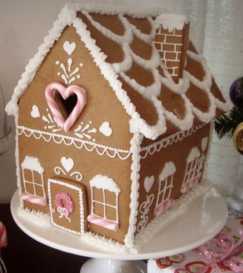 Gingerbread House Ideas, Homemade Gingerbread House, Ginger House, Gingerbread House Parties, Gingerbread House Designs, All Things Gingerbread, Gingerbread House Cookies, Mint Lemonade, Gingerbread House Decorations