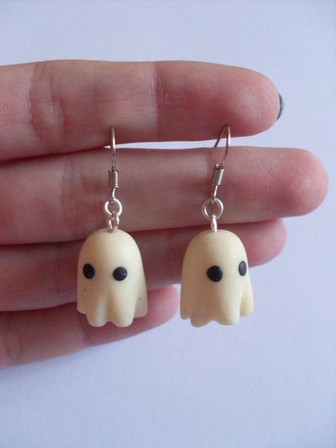 Fimo Ring, Clay Ghost, 3d Tiskárna, Jewelry Kawaii, Weird Jewelry, White Ghost, Tanah Liat, Ghost Earrings, Polymer Earrings