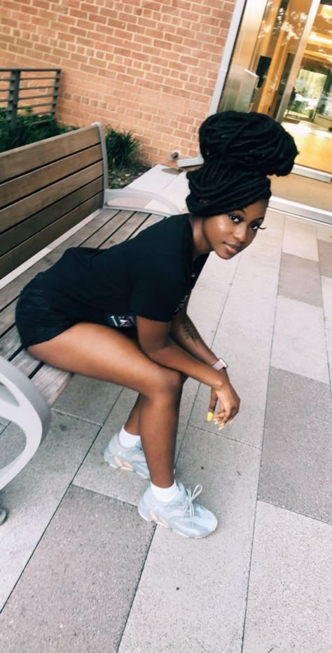 Dark Skin Beauty, Dark Skin Women, Locs Hairstyles, Baddie Hairstyles, Black Girls Hairstyles, Looks Style, Mode Style, Black Is Beautiful, Girl Hairstyles