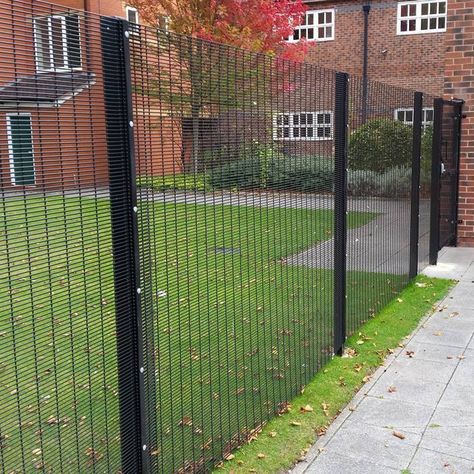 Secure Fence Ideas, High Security Fence, Anti Climb Fence Ideas, Mesh Fence Ideas, Security Fence Ideas, Security Fence Residential, Dog Yard Fence, Cheap Fence Panels, Anti Climb Fence