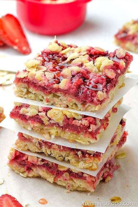 Healthy Breakfast Strawberry Oatmeal Bars are delicious, moist and easy breakfast that your family will love! This recipe is just awesome and super healthy! The best way to start your day - Healthy Breakfast Strawberry Oatmeal Bars! Healthy Breakfast Strawberry, Breakfast Strawberry, Oatmeal Bars Healthy, Oatmeal Bars Recipes, Strawberry Oatmeal Bars, Strawberry Oatmeal, Crumble Bars, Oatmeal Bars, Breakfast Bars