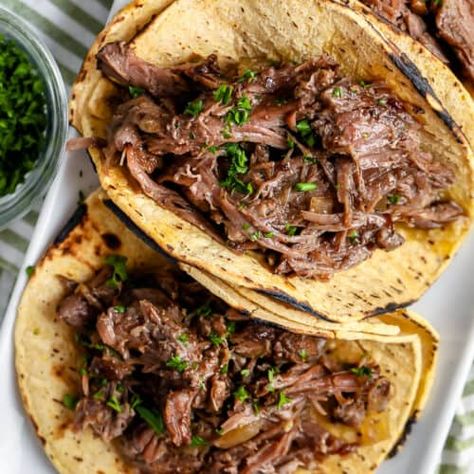 Best Barbacoa Recipe, Chicken Tacos Recipes, Chicken Taquitos Baked, Best Chicken Tacos, Tacos Crockpot, Tacos Recipes, Slow Cooker Barbacoa, Barbacoa Recipe, Chicken Tacos Crockpot