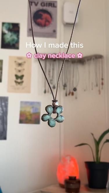 Pinterest Diy Crafts, Tanah Liat, Clay Diy Projects, Handmade Jewelry Tutorials, Diy Crafts To Do, Fun Easy Crafts, Be Original, Clay Jewelry Diy, Clay Necklace