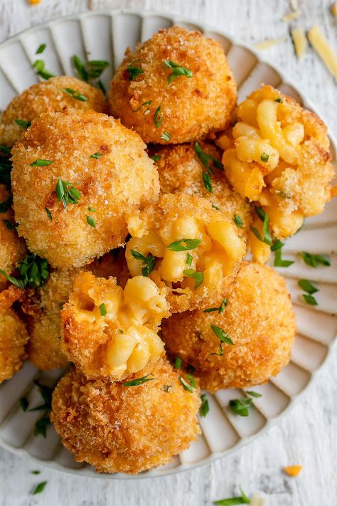 Air Fryer Mac And Cheese Balls, Leftover Mac And Cheese, Air Fryer Mac And Cheese, Mac And Cheese Balls Recipe, Side Foods, Mac And Cheese Balls, Mac N Cheese Balls, Fried Mac And Cheese, Gcse Photography