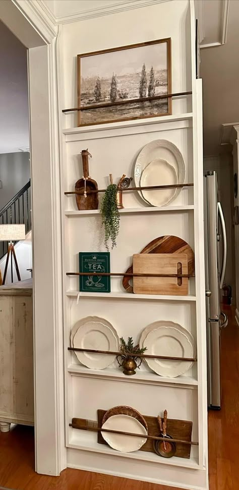 Kitchen Platter Display, Platter Racks In Kitchen, Plate Racks Wall Display Kitchens, Kitchen Wall Rack Ideas, Plate Shelf Display, Antique Plate Rack, Plate Racks Wall Display, Kitchen Bookshelf Ideas, Styling Antiques