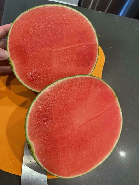 Seedless Watermelon, Satisfying Photos, Satisfying Pictures, Mythical Dragons, Tulip Fields, Let It Out, Fruit Plants, Cake Icing, Oh Yes