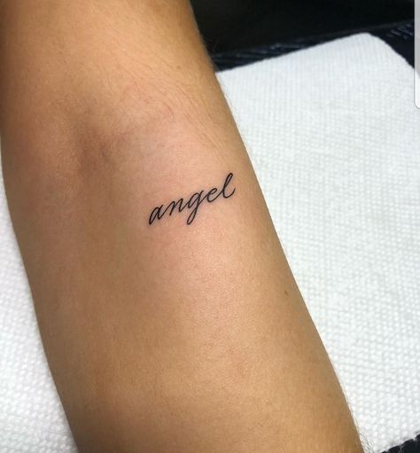 Faye Windsor, Cursive Tattoos, Petit Tattoo, Perfect Tattoo, Writing Tattoos, Petite Tattoos, Парные Тату, Dope Tattoos For Women, Small Hand Tattoos