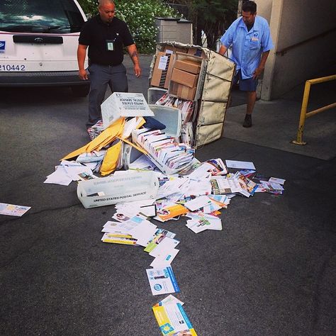 The sight of this just makes us cringe. #Fail #MailmanProblems #Mailman #MailLady #LetterCarrier #Mail  Via: http://www.instagram.com/freshh_pimpin82 Mail Carrier Humor, Usps Humor, Rural Carrier, Going Postal, Us Postal Service, Mail Carrier, Postal Worker, You've Got Mail, Jeep Cj