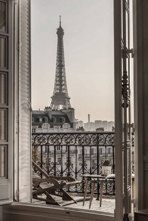 ⭑ࣶࣸ «𝘩𝘦𝘭𝘱 𝘧𝘳𝘰𝘮 𝘪𝘳𝘪𝘴 ¡ ࣪˖ Parisian Balcony, Paris View, Travel Wall Art, Foto Ideas Instagram, Black And White Aesthetic, The Eiffel Tower, White Aesthetic, Art Plastique, My New Room