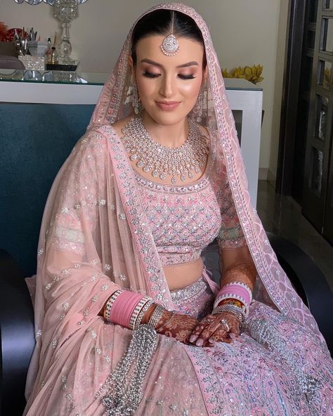 Pink Indian Outfit, Desi Bridal Makeup, Pink Bridal Lehenga, Engagement Look, Pastel White, Pengantin India, Engagement Makeup, Pink Lehenga, Bridal Dress Fashion