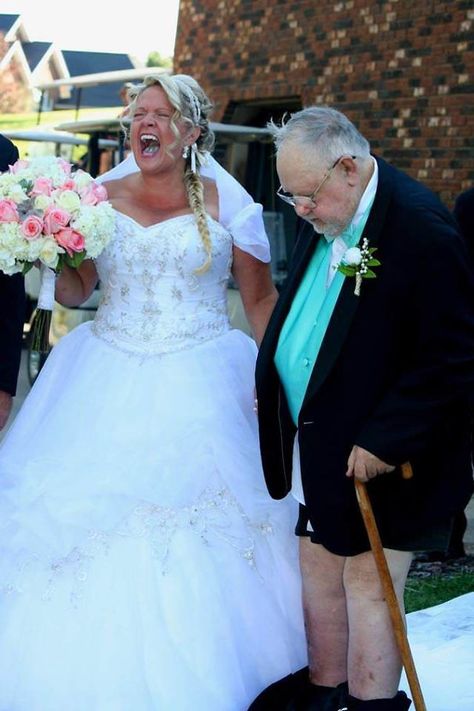 2 Steps Into Walking Down The Aisle. He Said 'Goddamit Jeri, Did My Pants Just Fall Down?' Most Expensive Wedding Dress, Worst Wedding Dress, Expensive Wedding Dress, Old World Wedding, Most Beautiful Wedding Dresses, Pretty Wedding Dresses, Top Wedding Dresses, Traditional Wedding Dresses, Wedding Forward