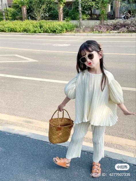 Kids Ootd Girl, Preppy Kids Outfits, Kids Fashion Inspiration, Handmade Baby Clothes, Clothes Korean Style