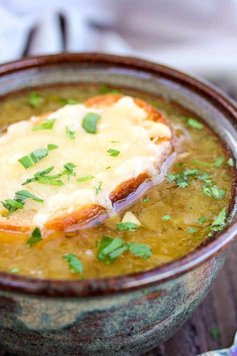 World's Easiest French Onion Soup Olive Garden Gnocchi Soup, Cheesy Croutons, Breakfast Sides Dishes, Fall Comfort Food, 20 Minute Recipes, Soup Recipes Slow Cooker, Cozy Meals, Country Cooking, French Onion Soup