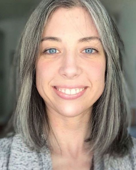 Natural Grey hair Blue Hair Streaks, Grey Hair Model, Red Scene Hair, Grey Hair And Makeup, Pale Skin Hair Color, Grey Hair Color Silver, Blue Grey Hair, Hair Colour For Green Eyes, Grey Hairstyles