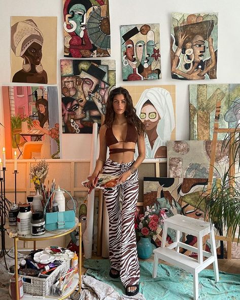 Daniella Jones, Painter Photography, Art Studio Room, Dream World, Being Creative, Foto Tips, Artist Aesthetic, Art Painting Gallery, Studio Room