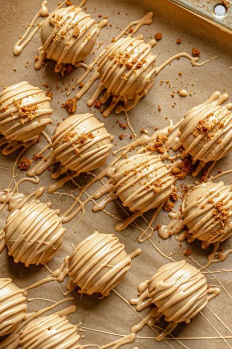 Biscoff Truffles, Easy Homemade Desserts, Biscoff Recipes, Biscoff Cake, Speculoos Cookies, Biscoff Cookie Butter, Peanut Butter Cookie Dough, Types Of Desserts, Truffle Butter