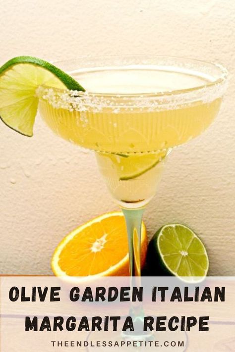 Olive Garden Italian Margarita Recipe, Italian Margarita Recipe, Italian Margarita, Traditional Margarita, Italian Drinks, Olive Garden Recipes, Slice Of Lime, Copycat Restaurant Recipes, Margarita Recipe