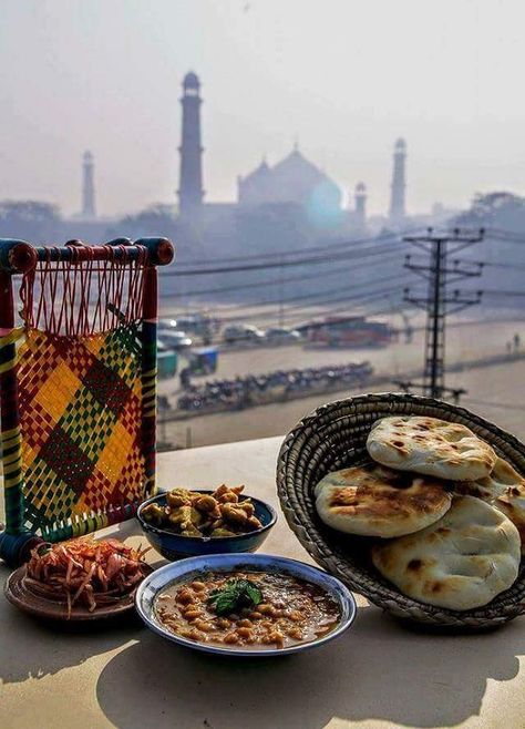 Lahori Food, Pakistan Pictures, Pakistan Tourism, Pakistan Food, Pakistani Aesthetic, Pakistani Art, South Asian Aesthetic, Pakistan Culture, Pakistani Culture